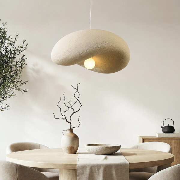 Wabi sabi-pendellampa Kawa - sandbeige med svartprickig steneffekt 60 cm
