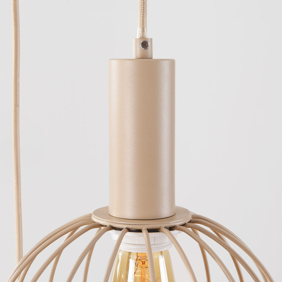 Pendellampa Nudea med tre lampor - beige metallskärmar