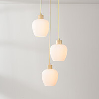 Pendellampa Stockton med tre lampor - beige med mjölkvitt glas