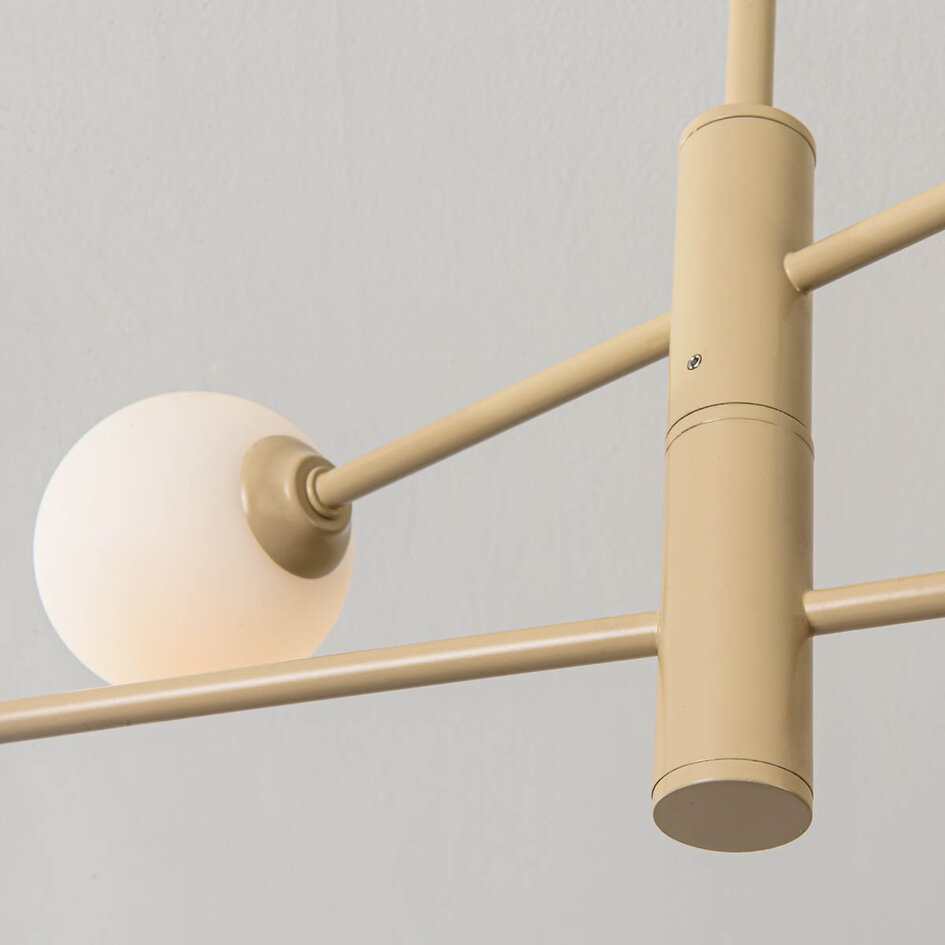 Taklampa Stiri med fyra lampor - beige med mjölkvitt glas