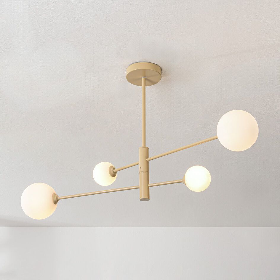 Taklampa Stiri med fyra lampor - beige med mjölkvitt glas