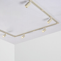 Set med 1-fas skensystem på 3 meter och Jill-spotlights, beige
