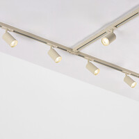 Set med 1-fas skensystem på 1,5 meter och Jill-spotlights, beige
