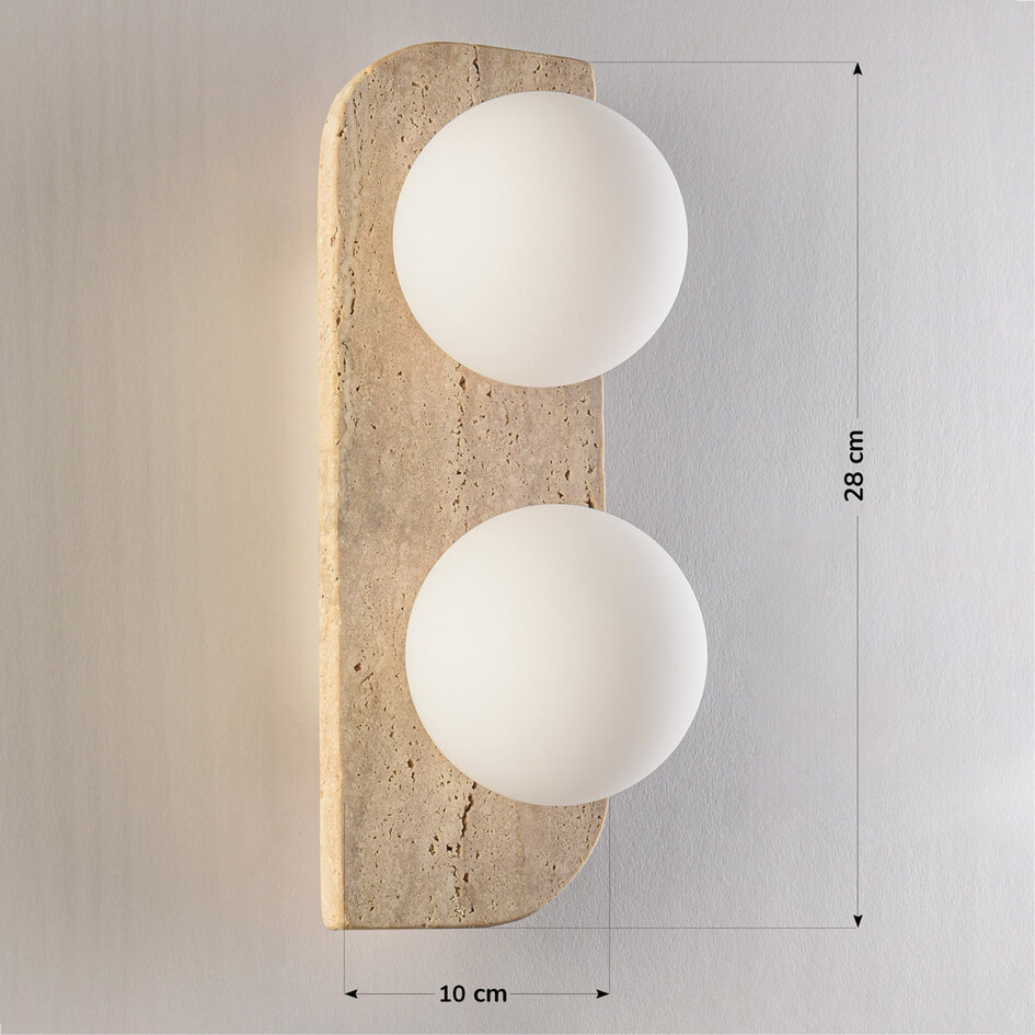 Vägglampa Artea med två lampor i travertin (natursten) med glaskulor