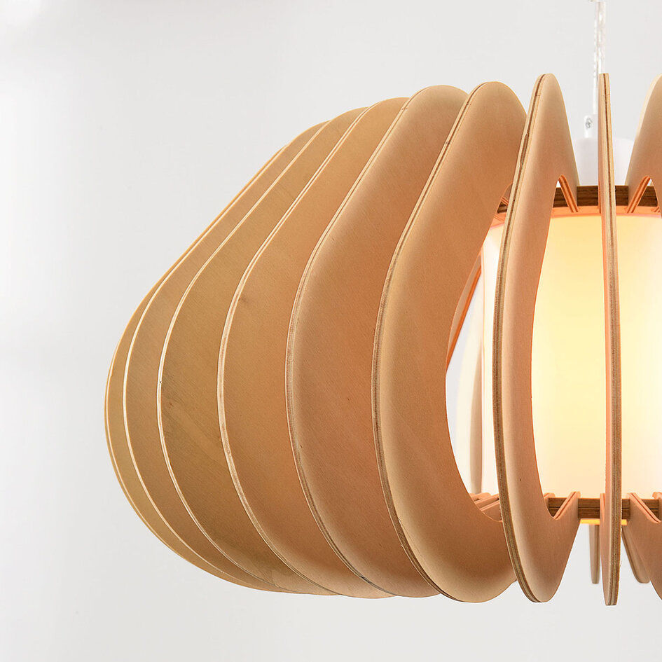 Pendellampa Rorka - trälameller med diffusor