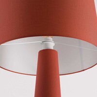 Golvlampa Rumi i varmt terrakottatyg