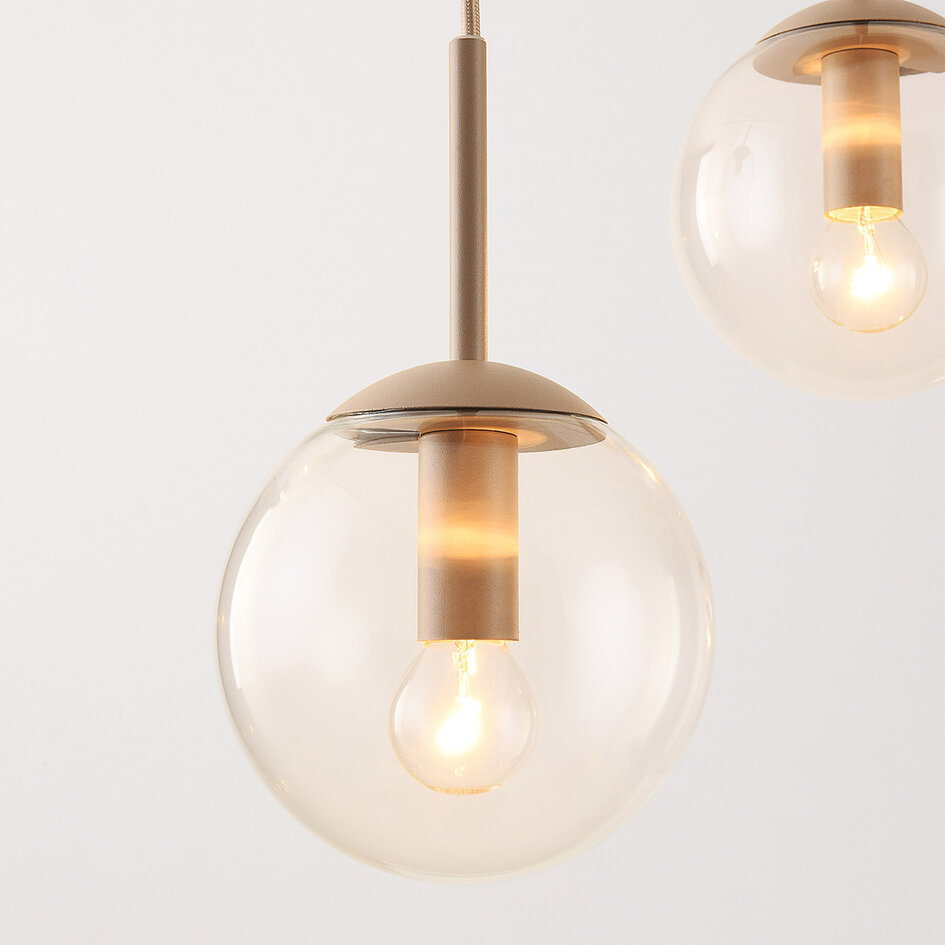 Pendellampa Alea med fem lampor - beige med transparenta glaskulor
