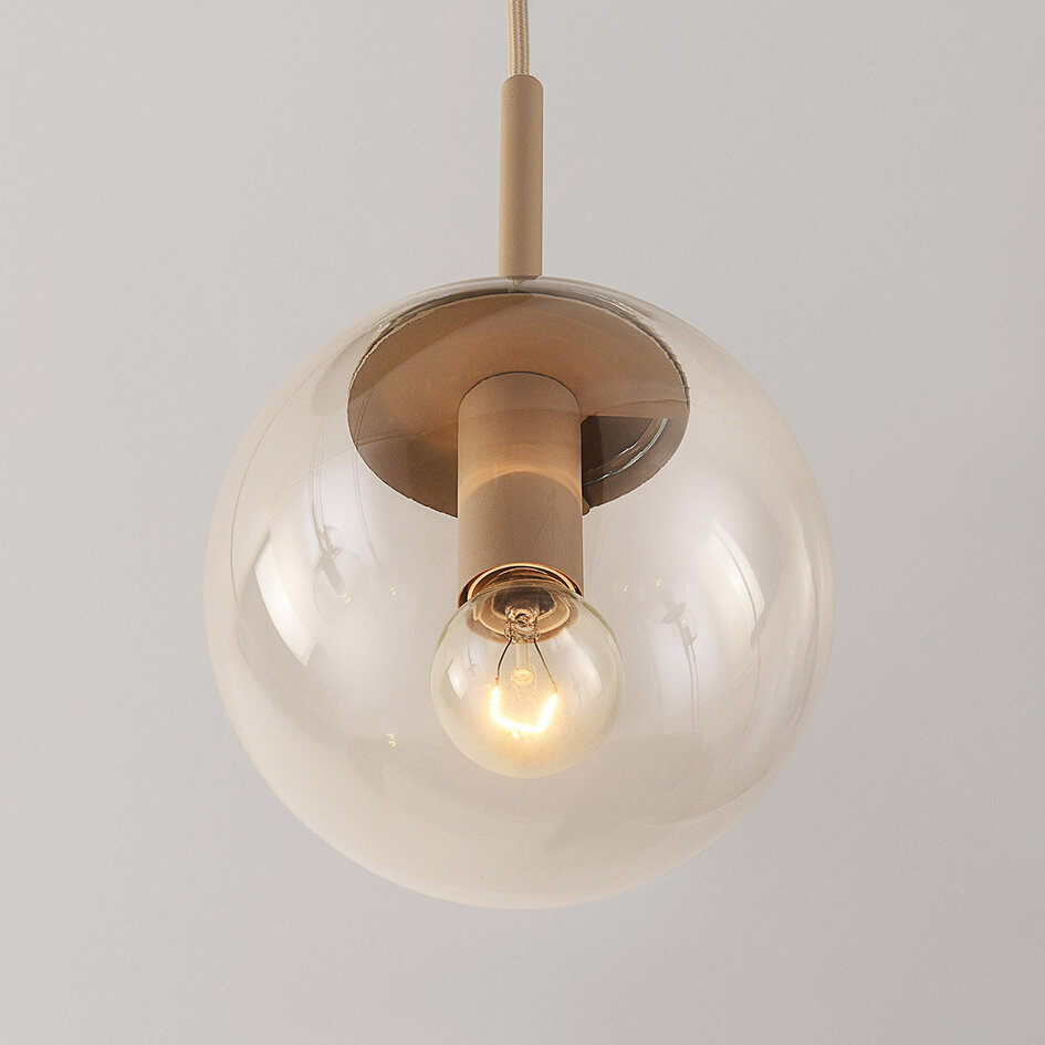 Pendellampa Alea med fem lampor - beige med transparenta glaskulor
