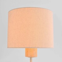 Bordslampa Aurea med linneskärm och travertineffekt - beige