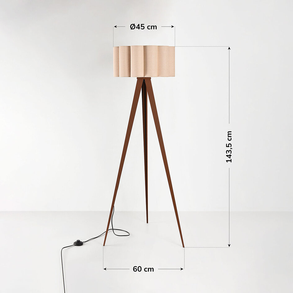 Golvlampa Florien med plisserad linneskärm och trebent stativ i metall, brun