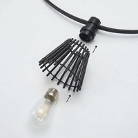 Lampslinga-set inklusive skärmar i svart rottinglook, finns med olika LED-lampor
