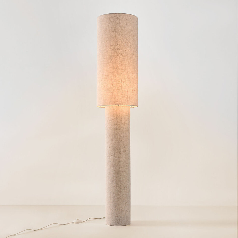 Golvlampa Misja med linneskärm och fot - bruten vit