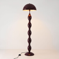 Designad golvlampa Mura i burgundy (mörkrött) och metall