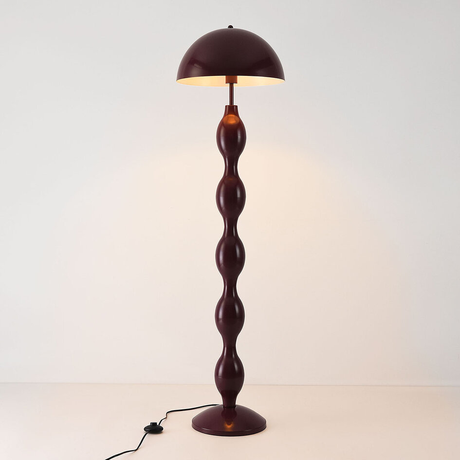 Designad golvlampa Mura i burgundy (mörkrött) och metall