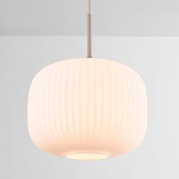 Pendellampa Isolde - beige med räfflat mjölkvitt glas