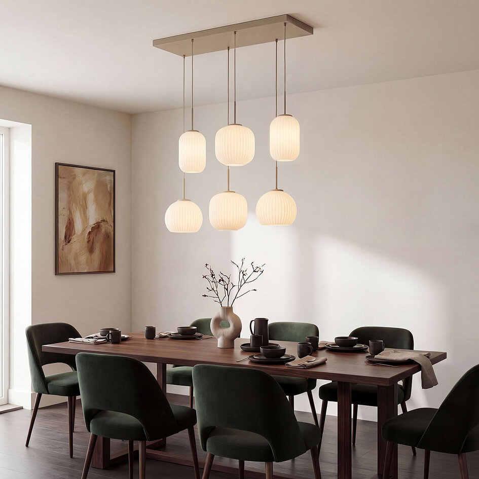 Pendellampa Odalyn med sex lampor - beige med räfflat mjölkvitt glas