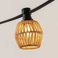Lampslinga-set inklusive skärmar i ljus rottinglook, finns med olika LED-lampor