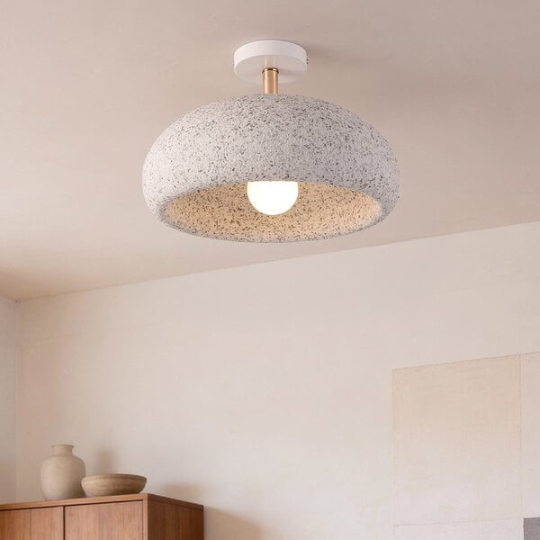 Wabi sabi-taklampa Zenro - vit terrazzo med roséguldsdetalj
