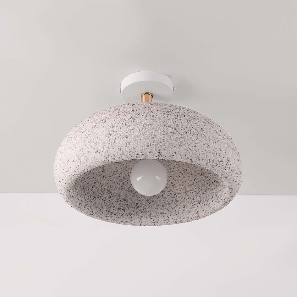 Wabi sabi-taklampa Zenro - vit terrazzo med roséguldsdetalj