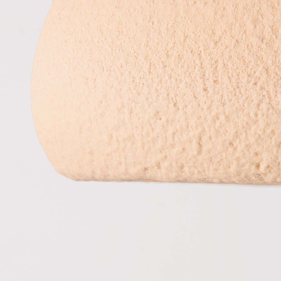 Wabi sabi-taklampa Zenro - sandbeige med roséguldsdetalj