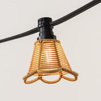 Lampslinga-set inklusive träfärgade skärmar med blomform, finns med olika LED-lampor