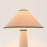 Golvlampa Violetta i linne, benvitt