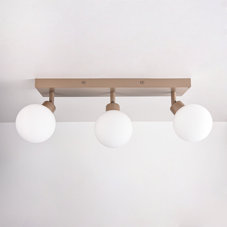 Taklampa Vano med 3 vridbara ljuspunkter - sandbeige med mjölkvitt glas