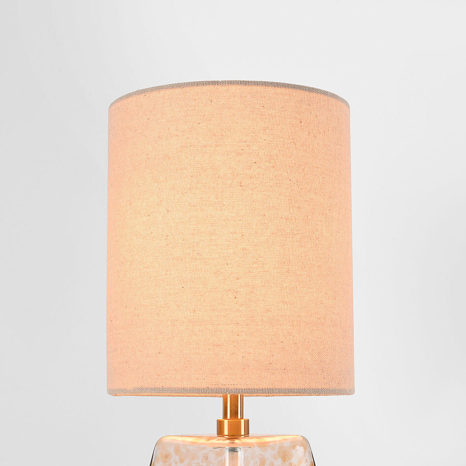 Bordslampa Irsa med linneskärm och amberglas