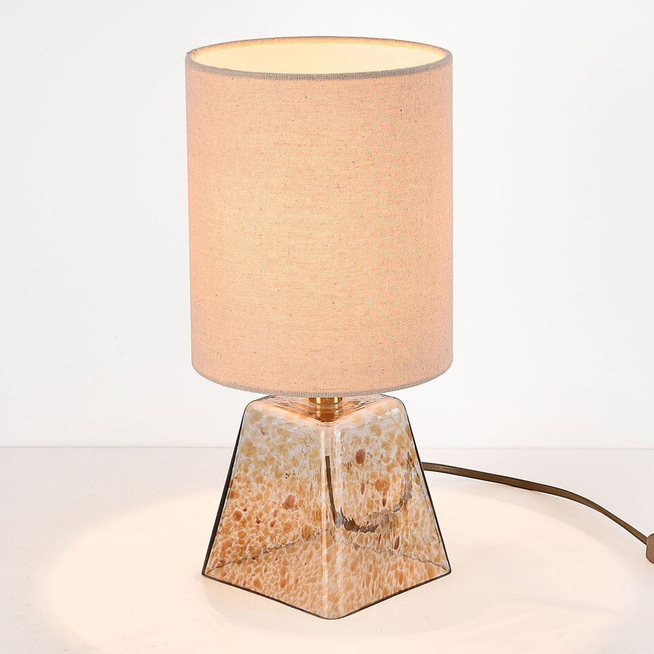 Bordslampa Irsa med linneskärm och amberglas