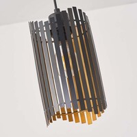 Pendellampa Tablon - svart med vågig ribbdesign