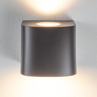 Utomhusvägglampa Astro med skymningssensor och eluttag - med integrerad LED