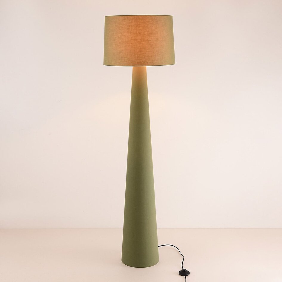 Golvlampa Rumi i grönt tyg