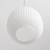 Pendellampa Meliora med tre lampor - beige med räfflat mjölkvitt glas