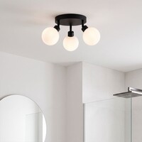 Taklampa Zano med 3 vridbara ljuspunkter i svart med mjölkvitt glas
