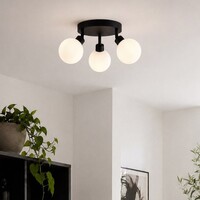 Taklampa Zano med 3 vridbara ljuspunkter i svart med mjölkvitt glas