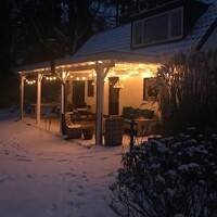 Ljusslinga på 100 meter med stickpropp och 100 eller 200 monterade socklar