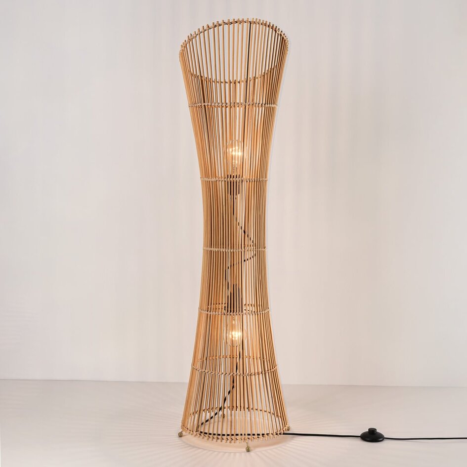Golvlampa Floris med flätad bambu - natur