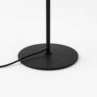 Golvlampa Karsten - svart med vitt glas