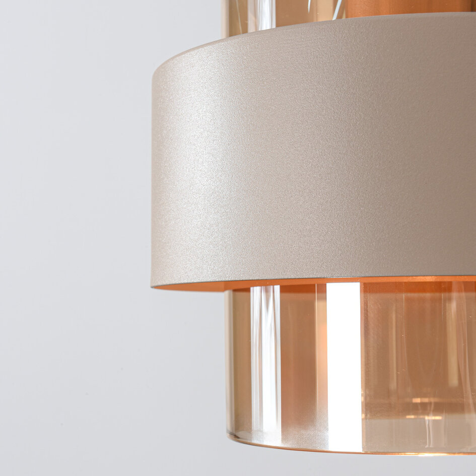 Taklampa Klari beige med bärnstensfärgat glas, 3-ljus