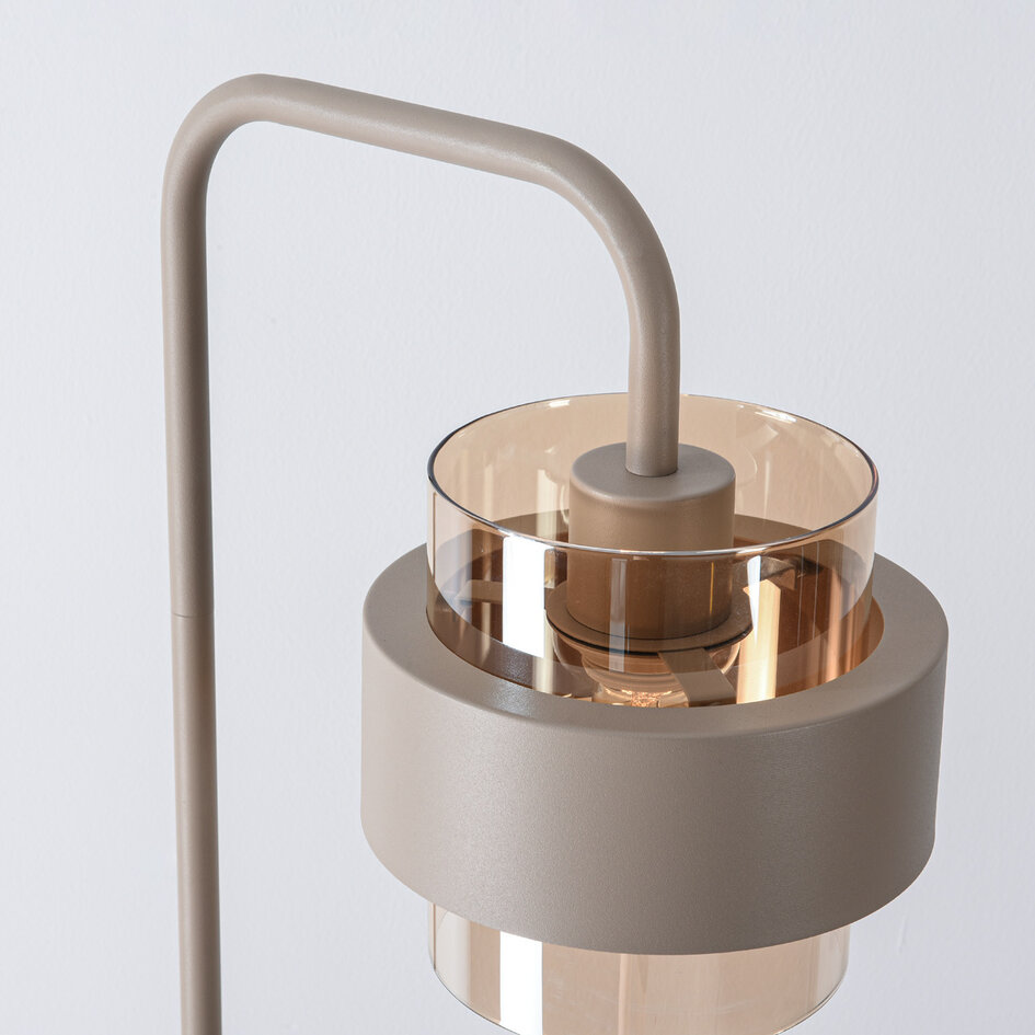 Golvlampa Kodee beige med bärnstensfärgat glas