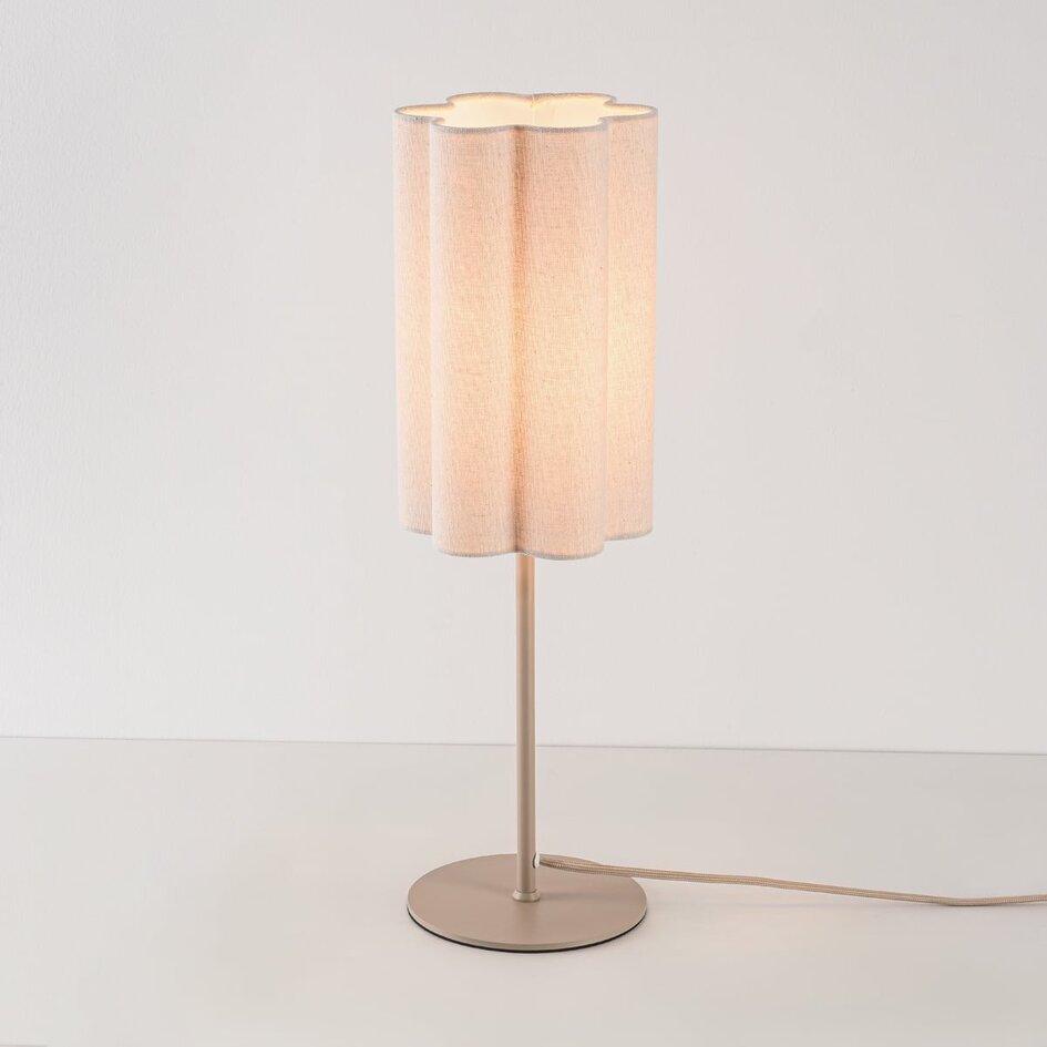 Bordslampa Mirjam med veckad linneskärm - beige
