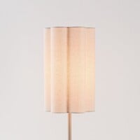 Bordslampa Mirjam med veckad linneskärm - beige