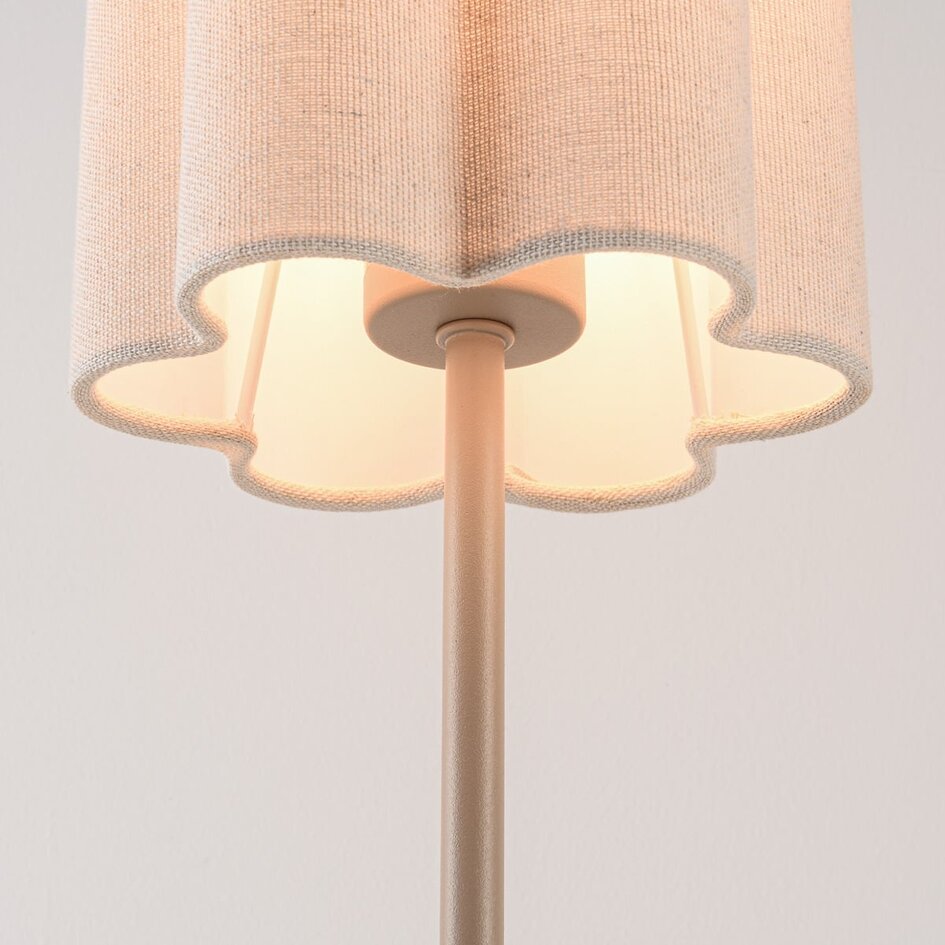 Bordslampa Mirjam med veckad linneskärm - beige