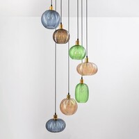 Pendellampa Altair med sju lampor - räfflat glas i olika färger