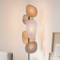 Golvlampa Velore med naturfärgade linneskärmar i mjuka ljusa toner