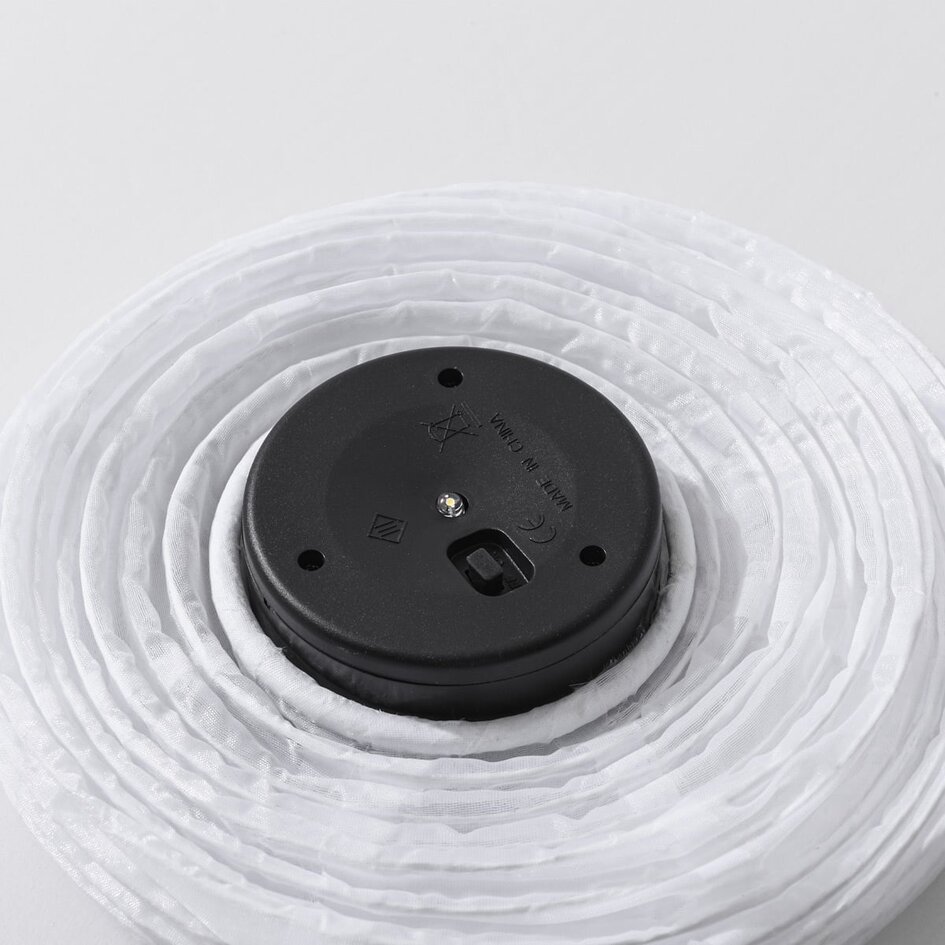 Solcellslykta Soleni – solcellsdriven hängande lampa av vitt nylon