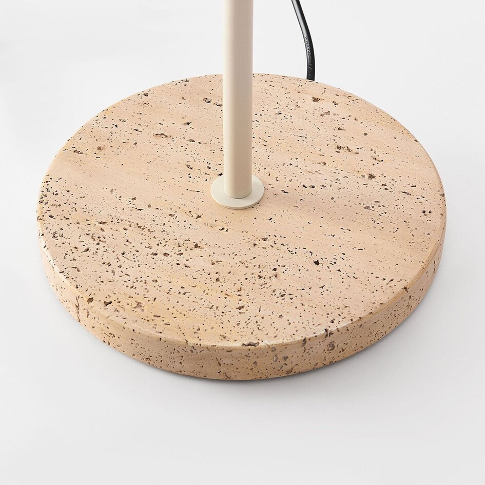 Golvlampa Auras med linneskärm och travertineffekt - beige