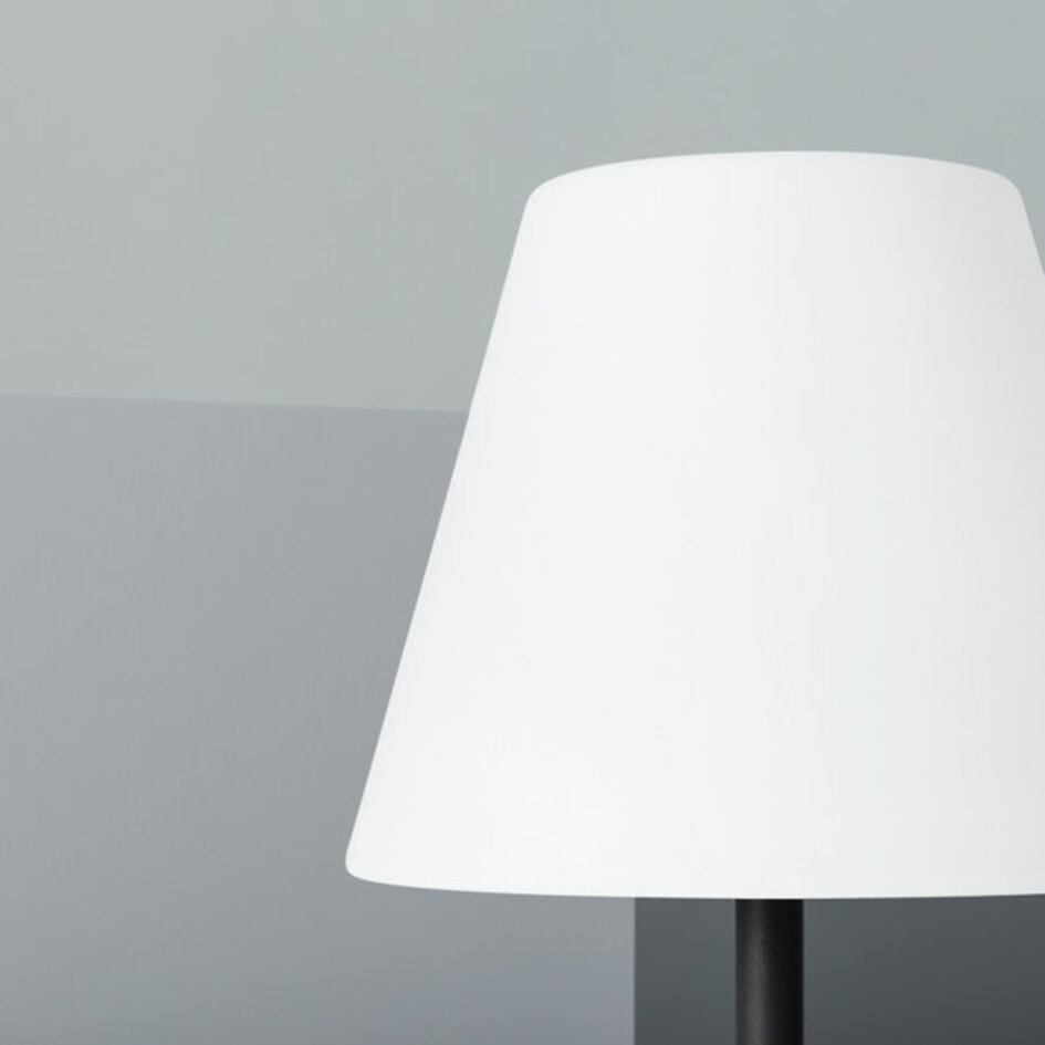 Solcellsdriven bordslampa Helios - Utrustad med integrerad LED