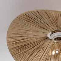 Taklampa Satu med handflätat raffiapapper - beige