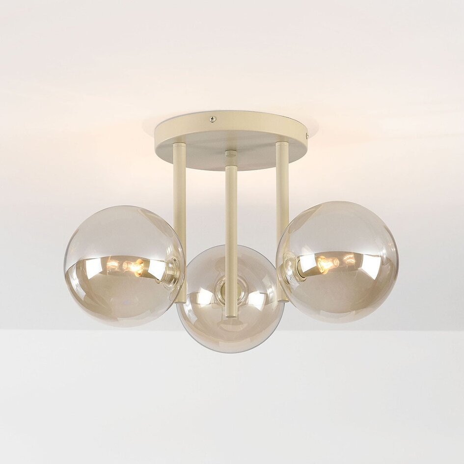 Taklampa Elora med 3 cognacsfärgade glaskupor - beige